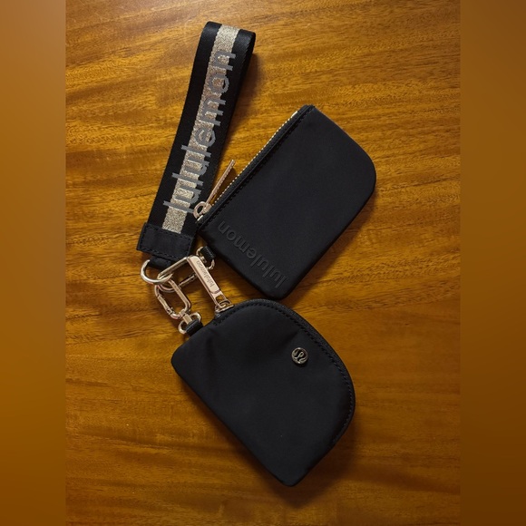 Lululemon Dual Pouch Wristlet Black/Gold - Picture 1 of 5